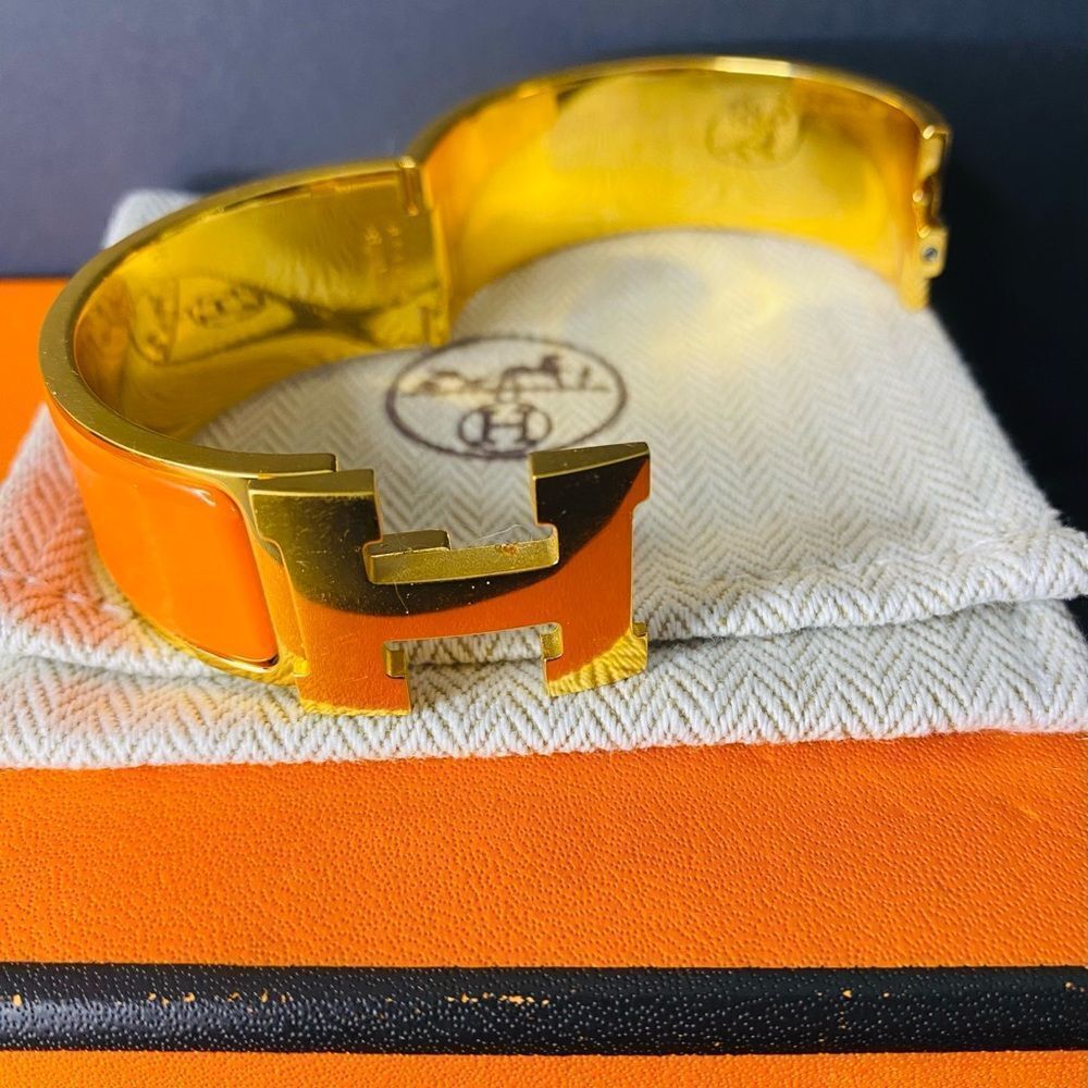 🛍️HERMES Authentic Orange Enamel and Gold Plated Clic-Clac H GM Wide Bracelet